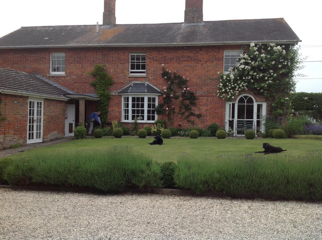 Hotel Brunton Farmhouse Collingbourne Kingston Exterior foto